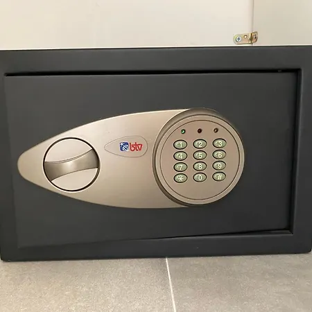 A Un Paso De La Zona Peatonal Del Balcón De Europa Apartamento *