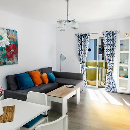 Apartamento A Un Paso De La Zona Peatonal Del Balcón De Europa *