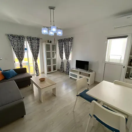 ¡a Un Paso De Peatonal Del Balcon De Europa! Apartment