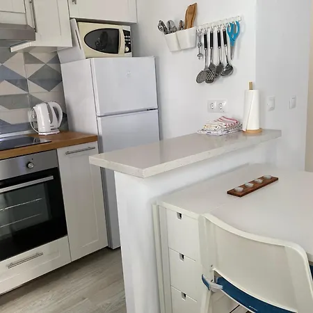 ¡a Un Paso De Peatonal Del Balcon De Europa!