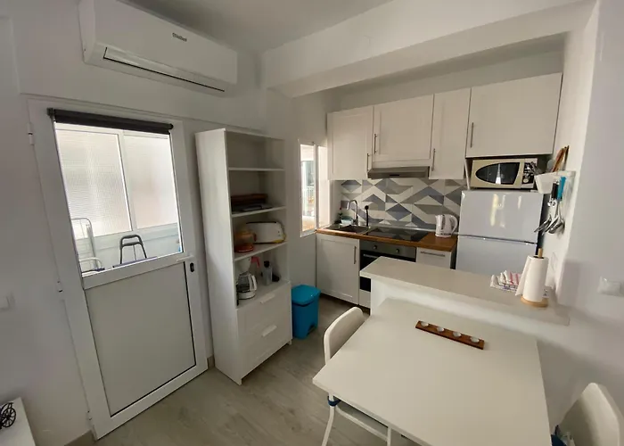 ¡a Un Paso De Peatonal Del Balcon De Europa! Apartment *