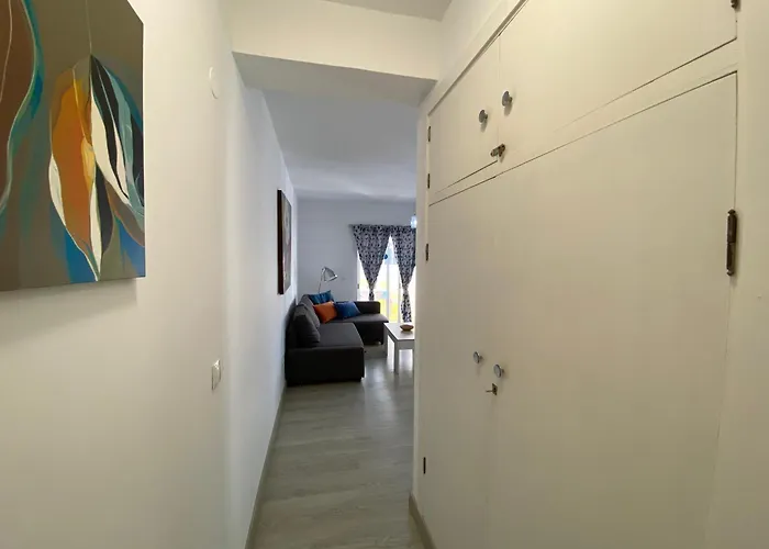 ¡a Un Paso De Peatonal Del Balcon De Europa! Apartment