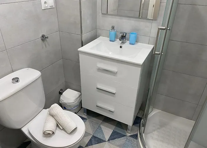 ¡a Un Paso De Peatonal Del Balcon De Europa! * Nerja