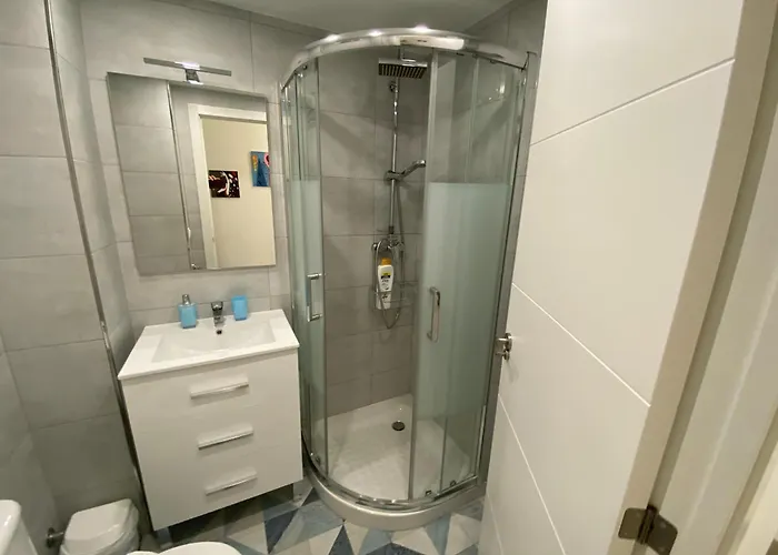 Apartment ¡a Un Paso De Peatonal Del Balcon De Europa!