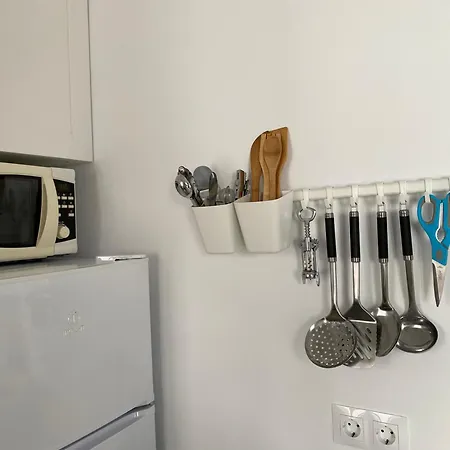 A Un Paso De La Zona Peatonal Del Balcón De Europa *