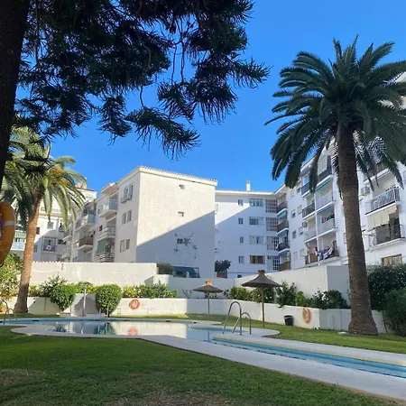 A Un Paso De Peatonal Del Balcon De Europa! نيرخا