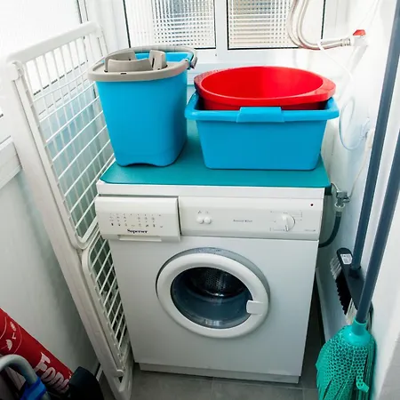 A Un Paso De Peatonal Del Balcon De Europa! * نيرخا