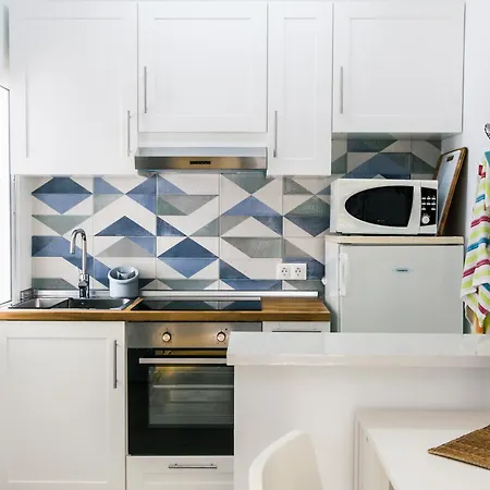 شقة A Un Paso De Peatonal Del Balcon De Europa! *